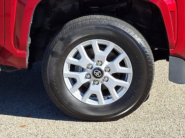 Certified 2024 Toyota Tacoma SR5 AWD/4WD image 8