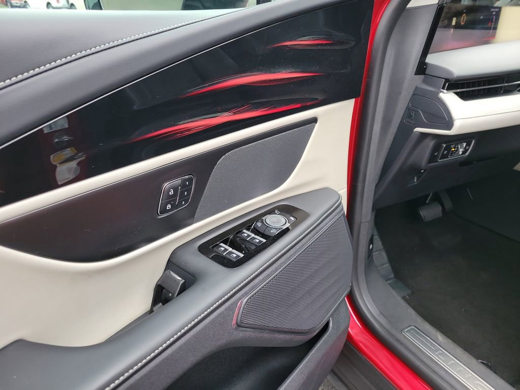 Certified 2024 Lincoln Nautilus Reserve image 19