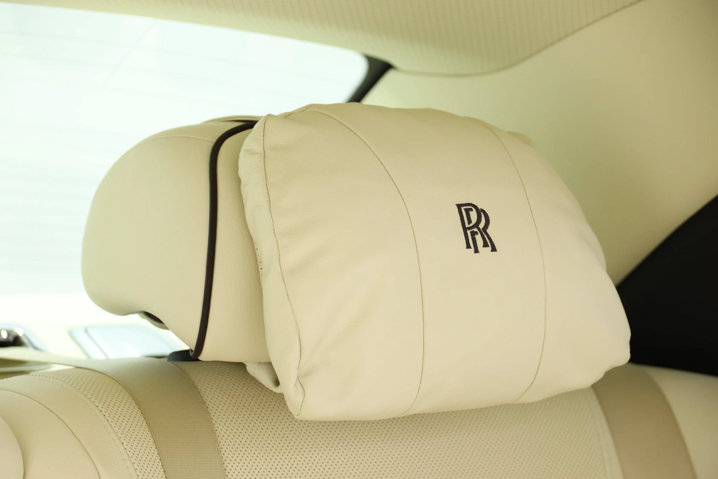 Used 2016 Rolls-Royce Ghost RWD image 89
