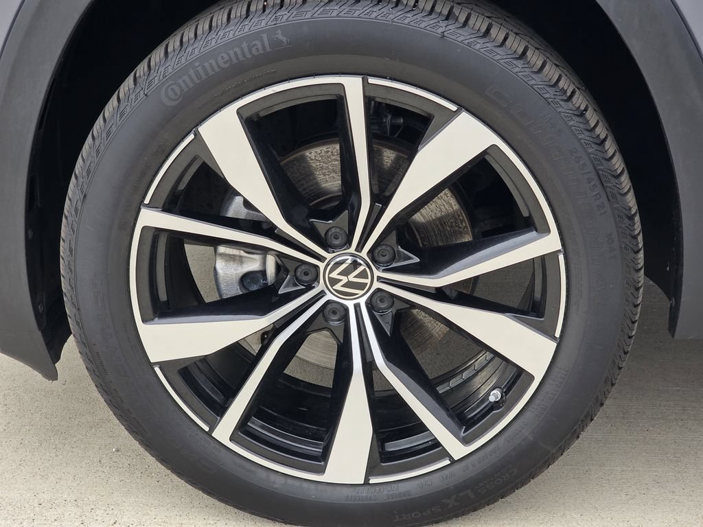 Used 2025 Volkswagen Atlas SEL Premium R-Line AWD/4WD image 12