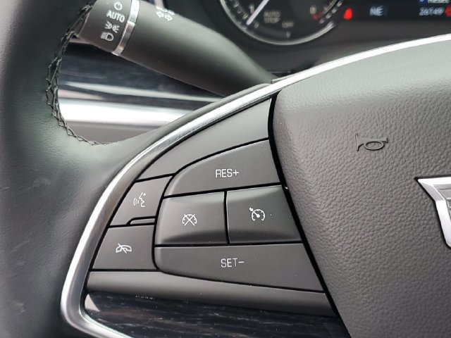 Certified 2025 Cadillac XT5 Premium Luxury AWD/4WD image 17