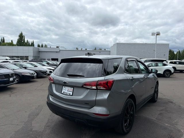 Used 2023 Chevrolet Equinox LS w/ LS Convenience Package AWD/4WD image 3