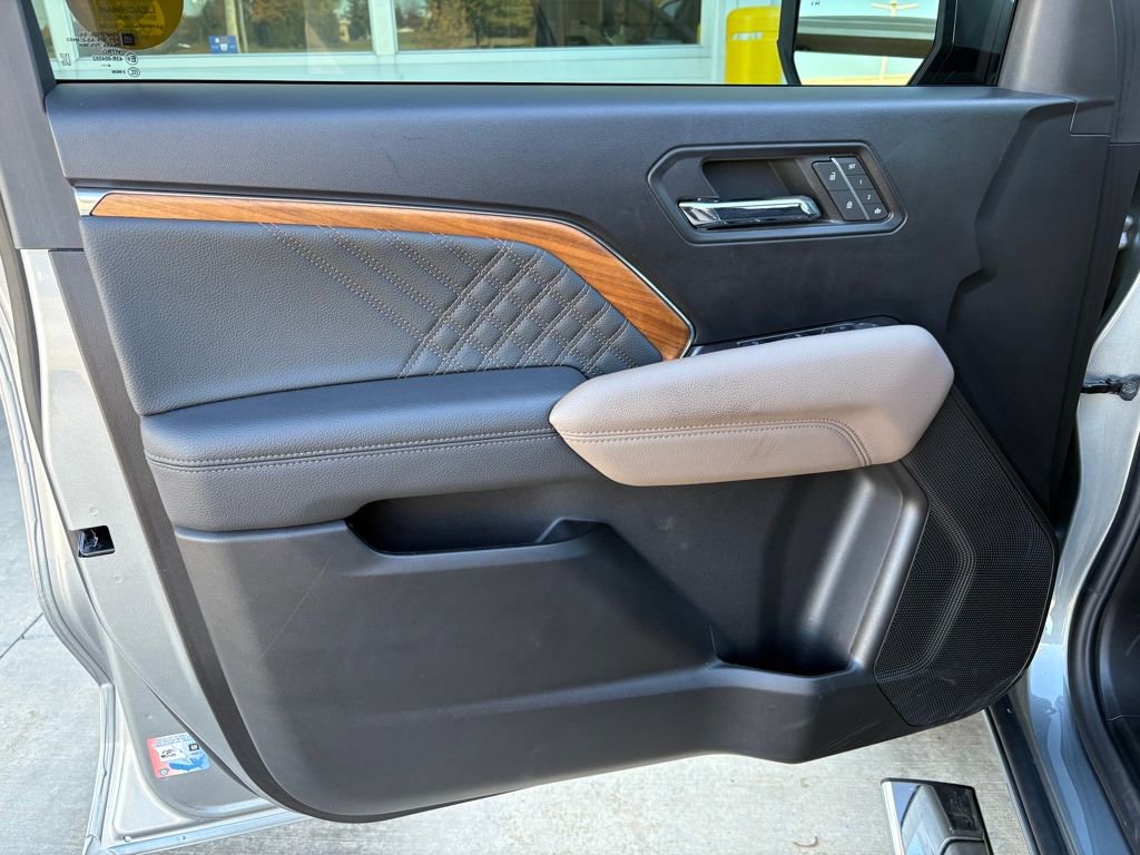 Certified 2024 GMC Canyon Denali image 16