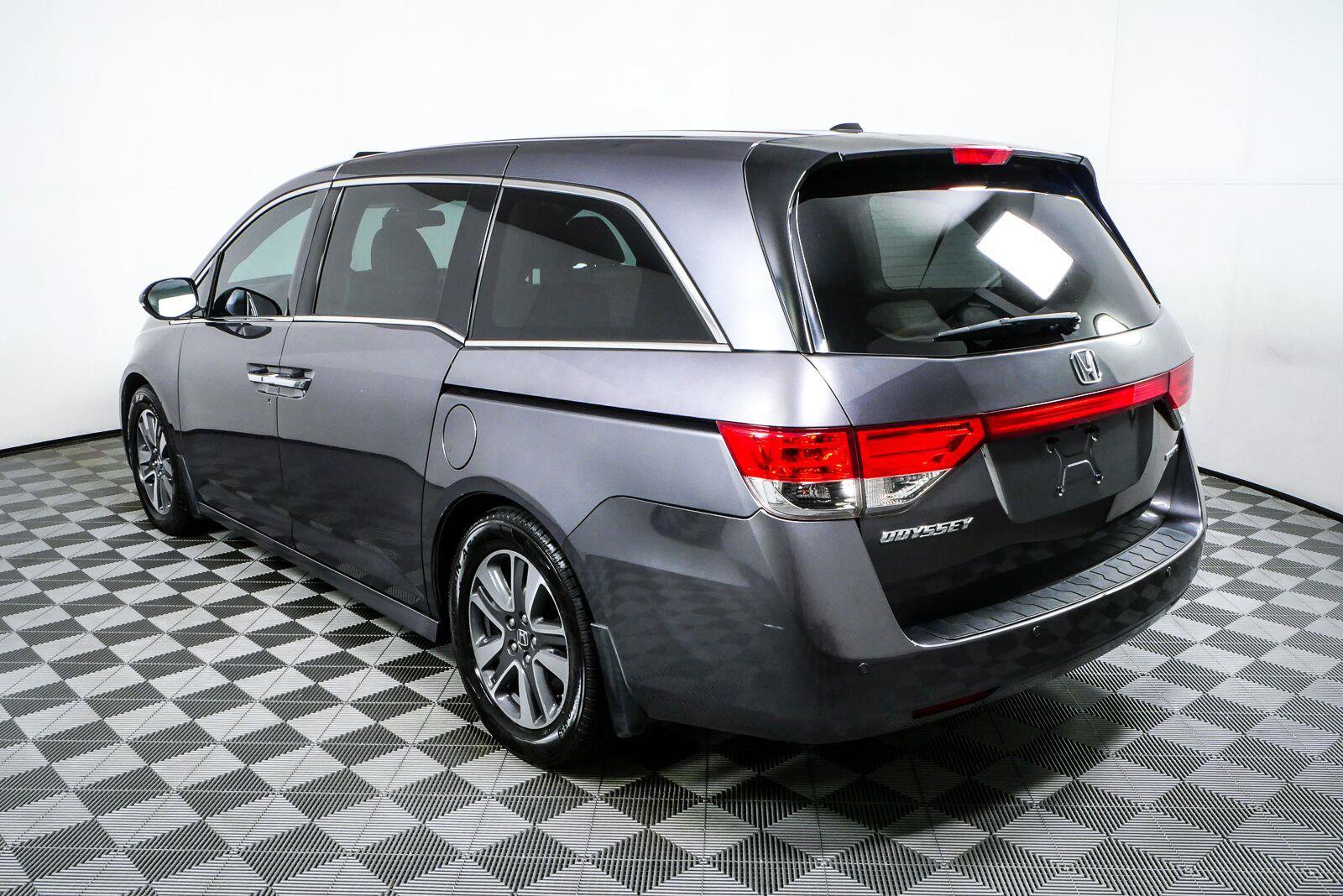 Used 2016 Honda Odyssey Touring image 28