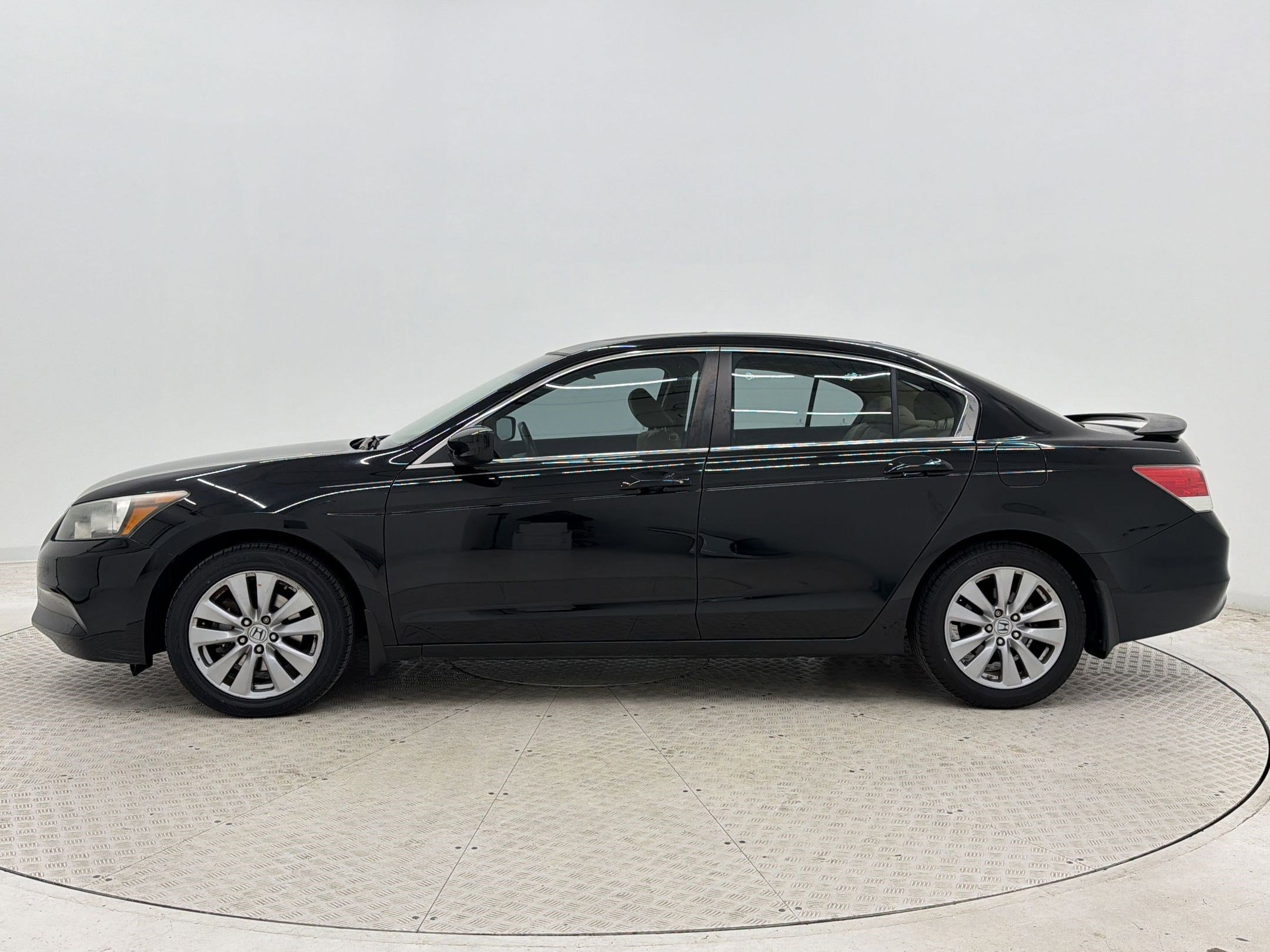 Used 2012 Honda Accord EX-L image 2