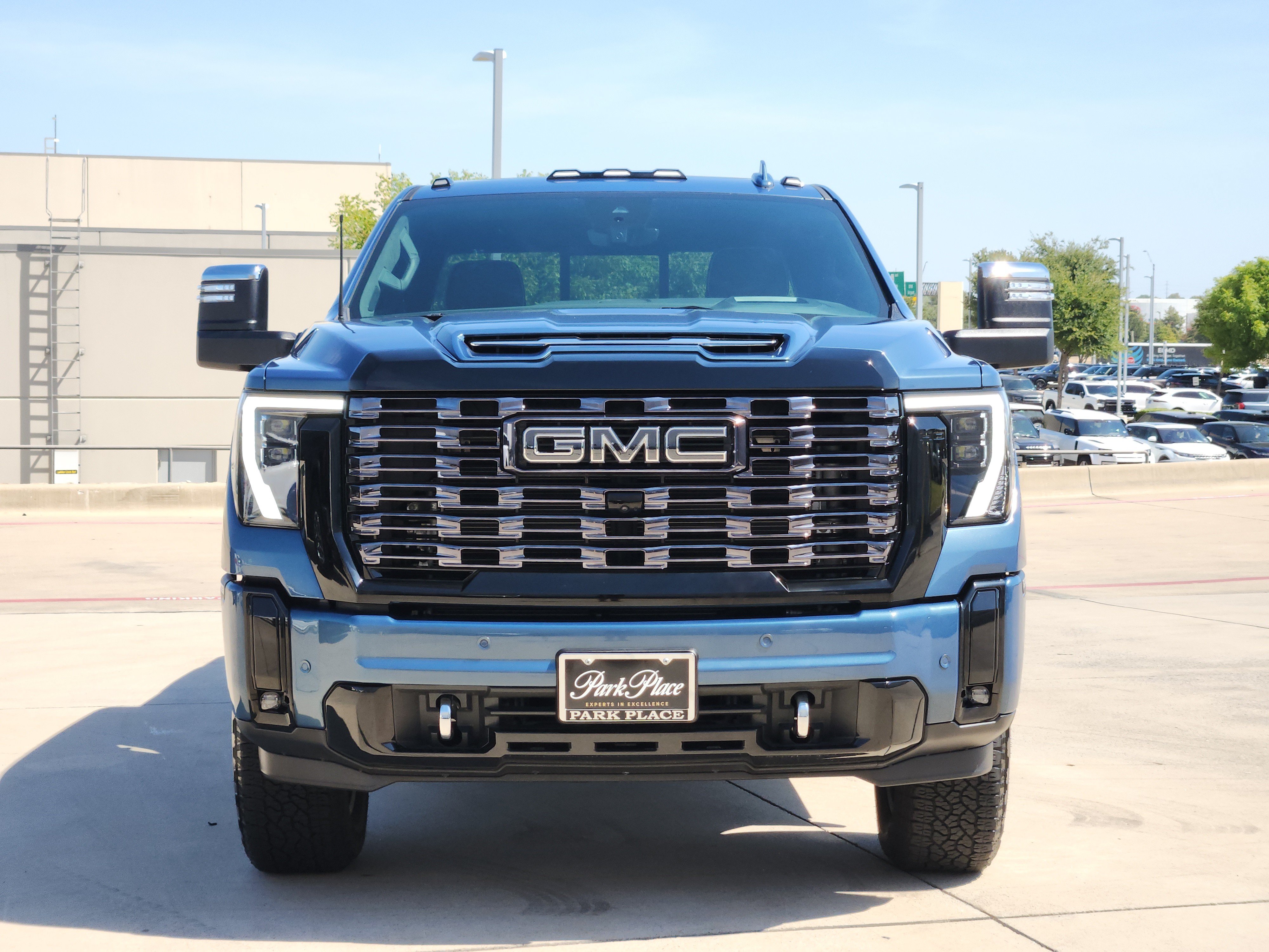 Used 2025 GMC Sierra 2500 Denali Ultimate AWD/4WD image 2
