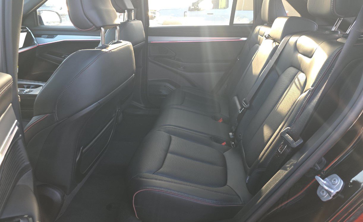 Used 2024 Jeep Wagoneer Launch Edition AWD/4WD image 10