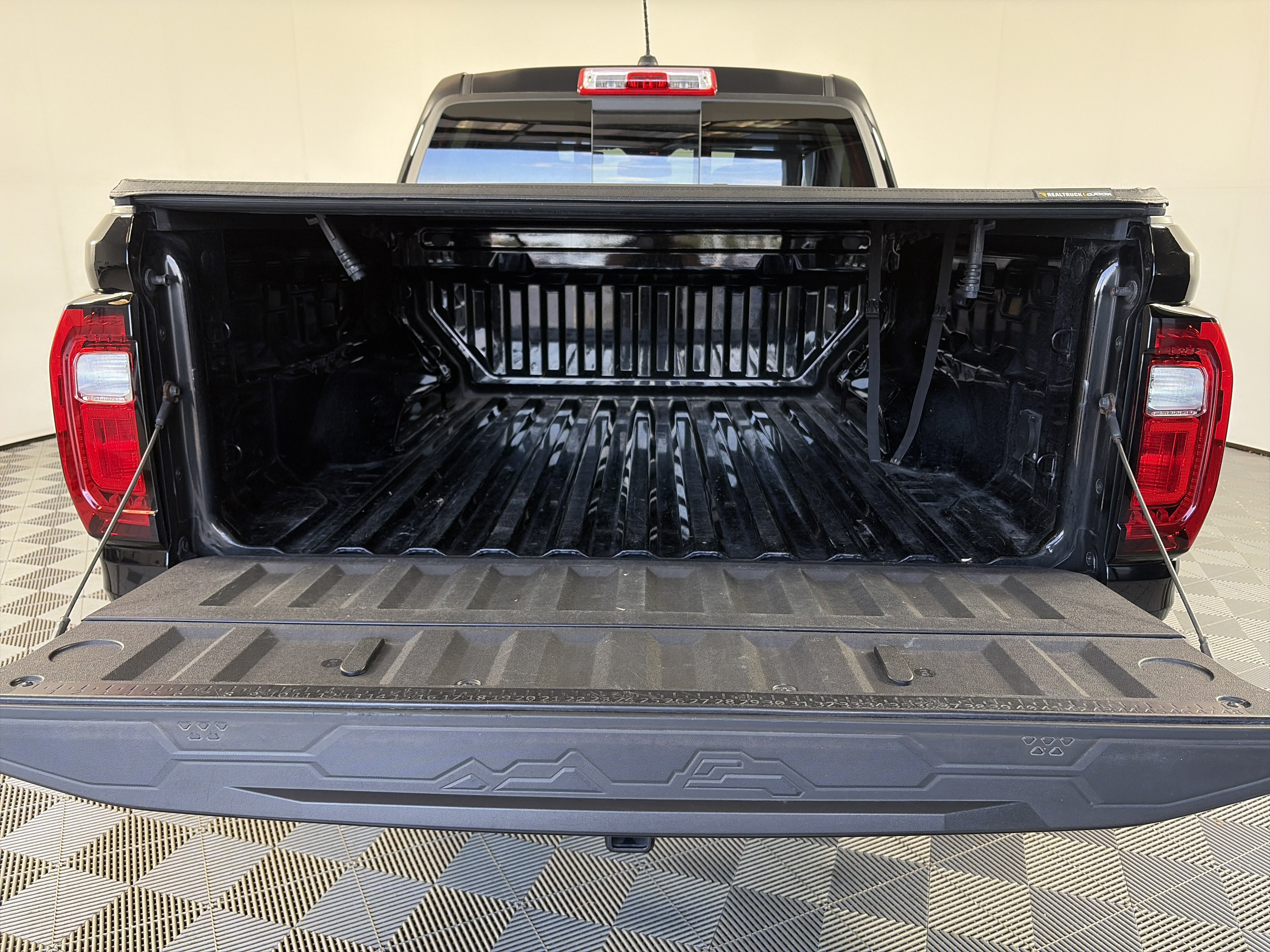 Certified 2023 GMC Canyon Elevation w/ Elevation Premium Package AWD/4WD image 14