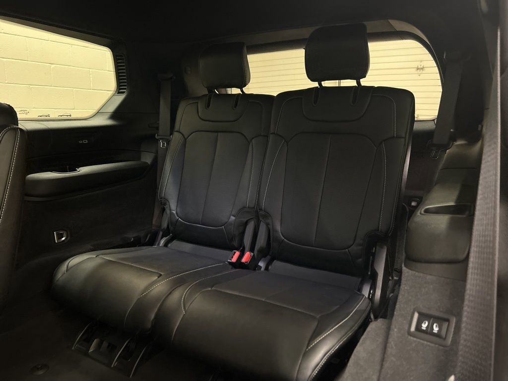 Used 2025 Jeep Grand Cherokee L Overland w/ Luxury Tech Group IV image 9