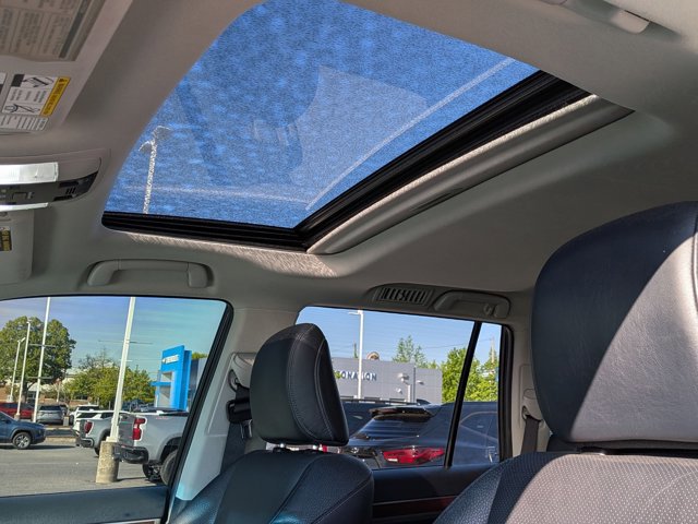 Used 2014 Lexus GX 460 w/ Premium Package AWD/4WD image 14