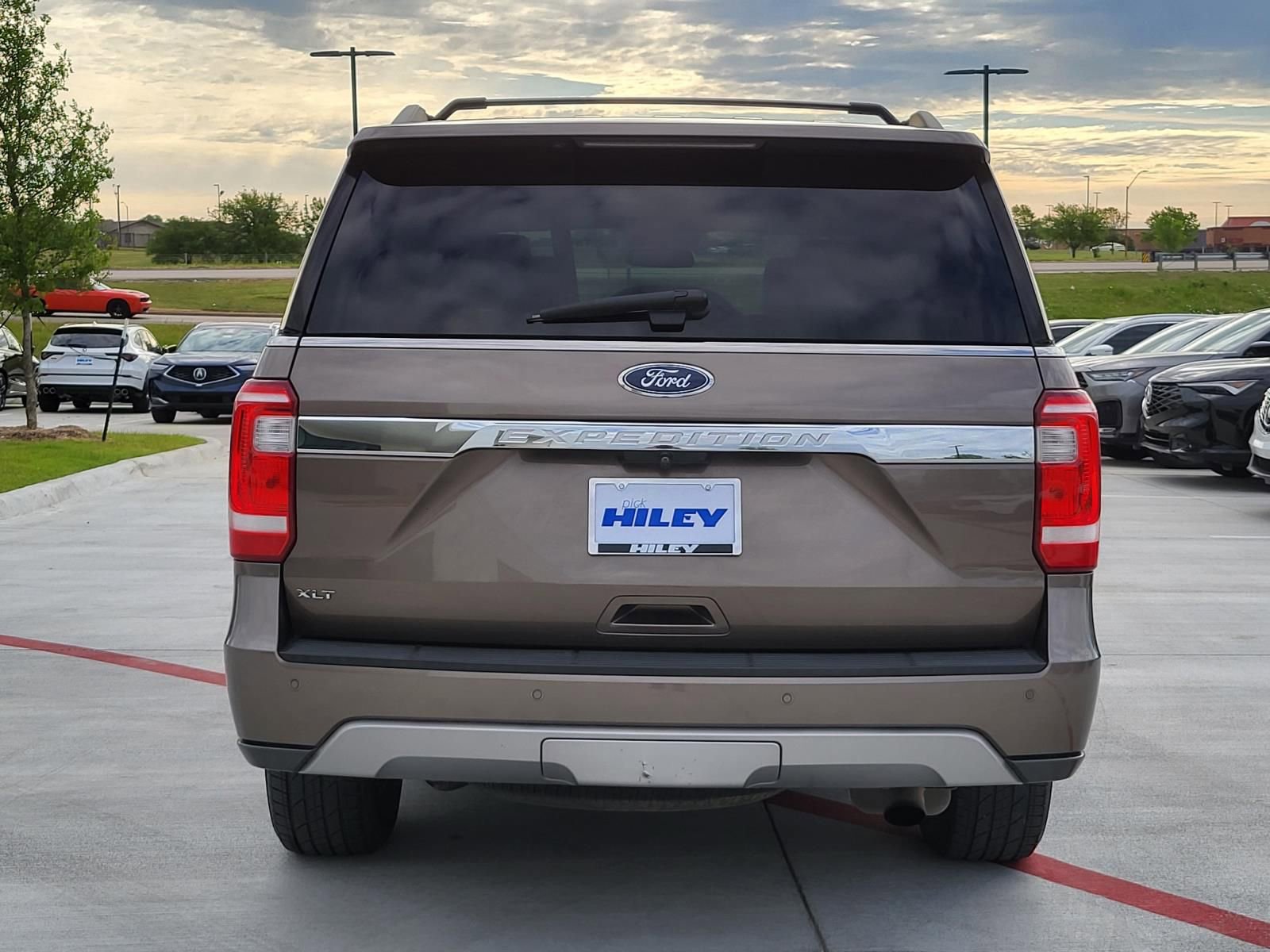 Used 2018 Ford Expedition XLT w/ Equipment Group 201A image 4