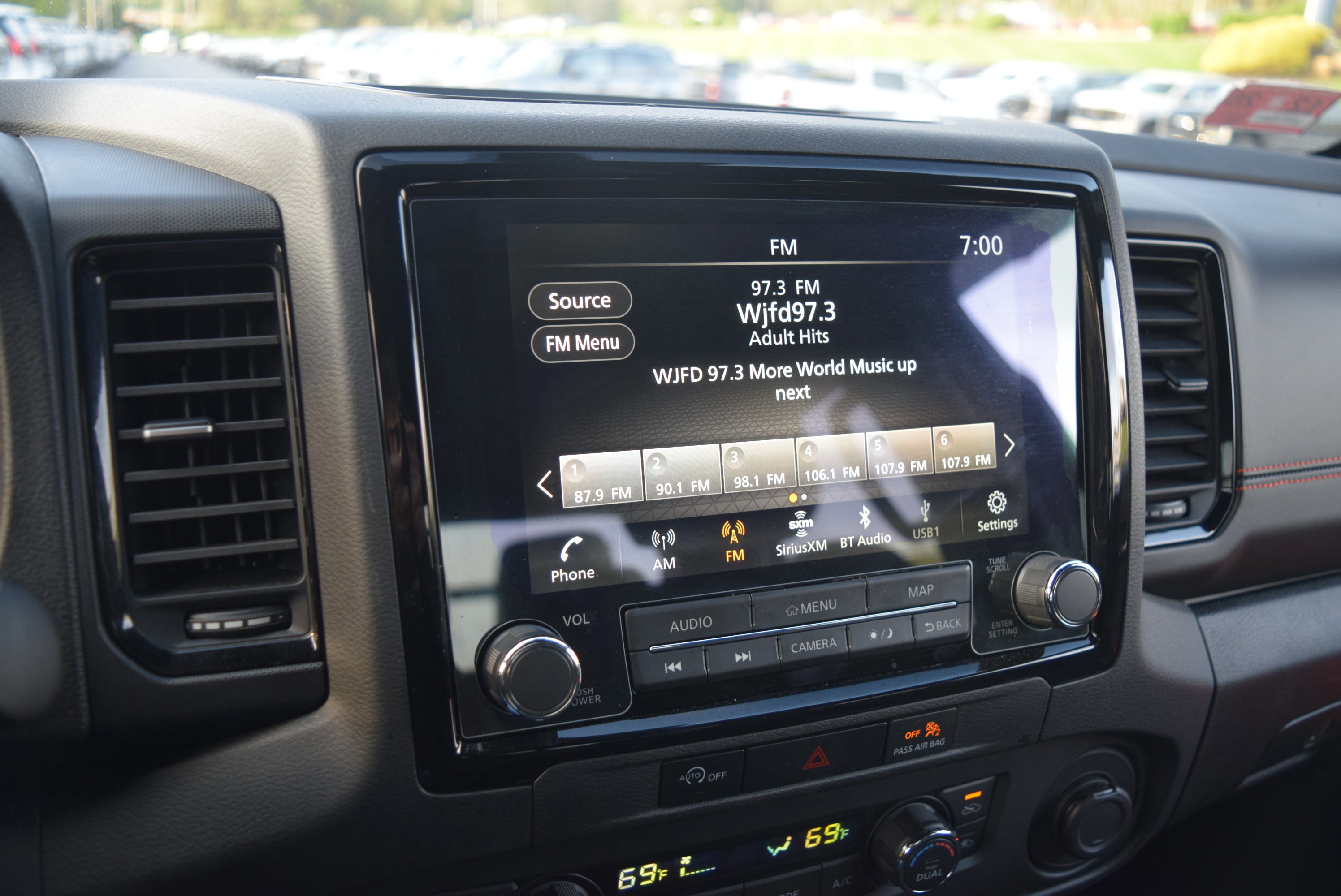 Used 2023 Nissan Frontier PRO-4X w/ Pro Convenience Package AWD/4WD image 17