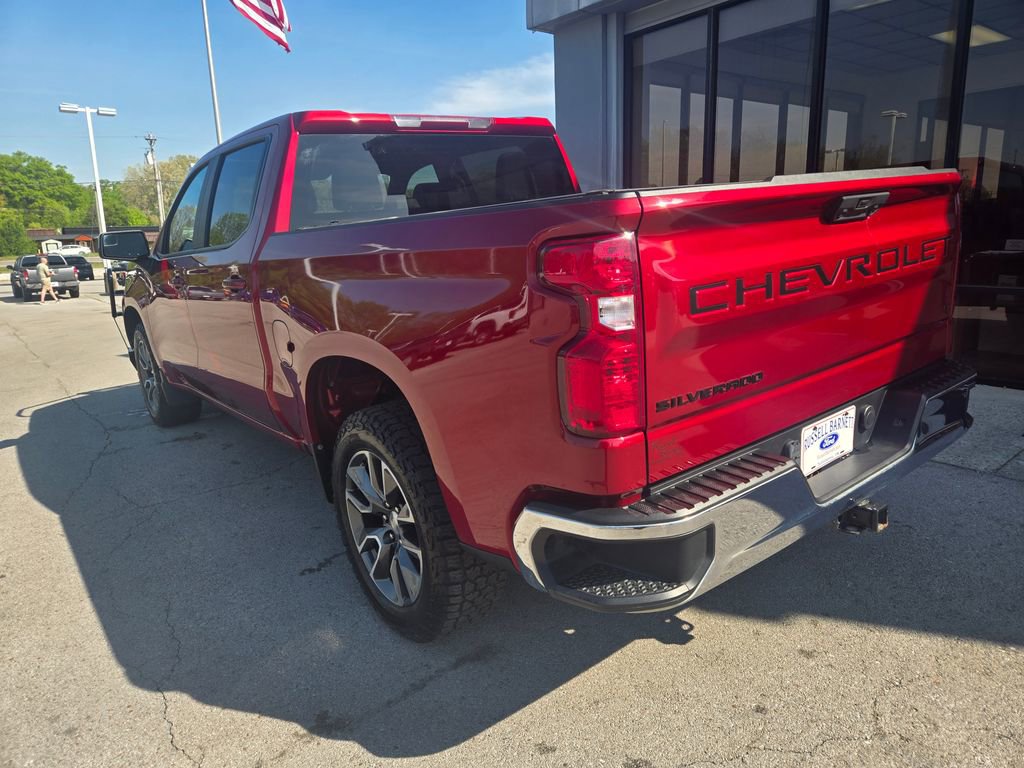 Used 2022 Chevrolet Silverado 1500 LT w/ LPO, Dark Essentials Package RWD image 3