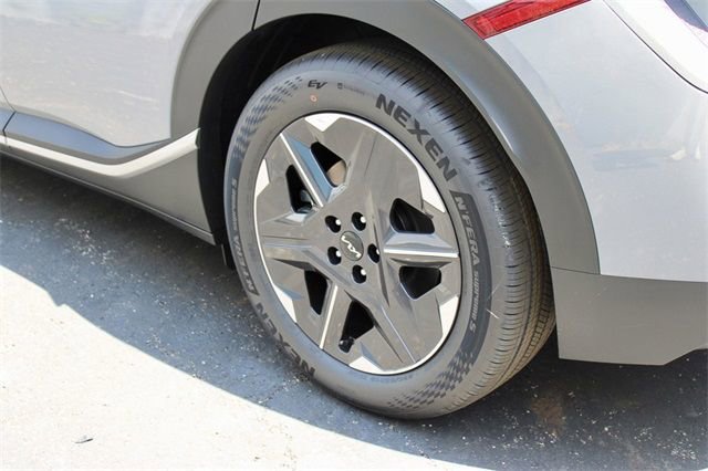 New 2025 Kia EV6 Light RWD image 7
