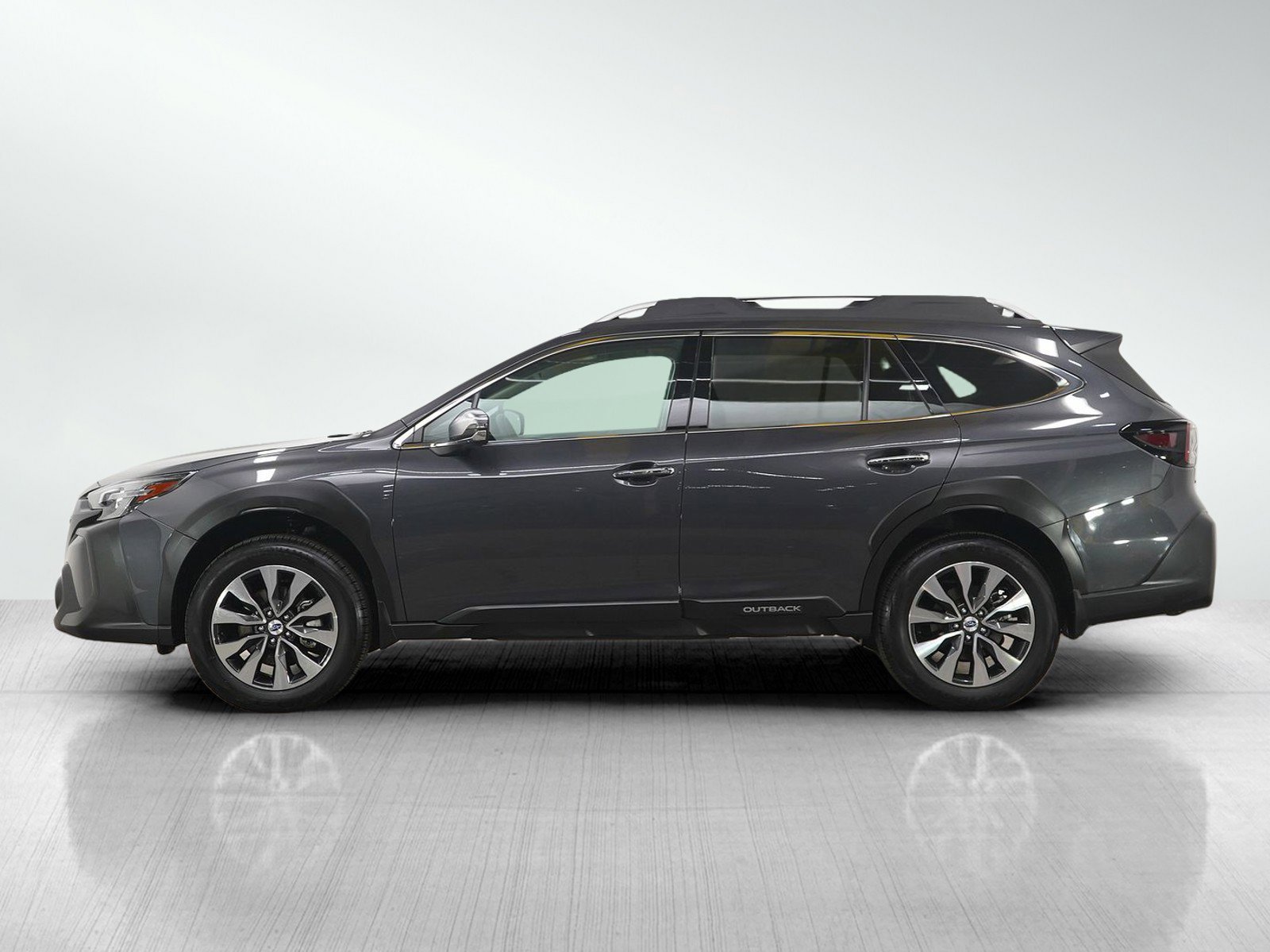 Used 2024 Subaru Outback Touring image 2