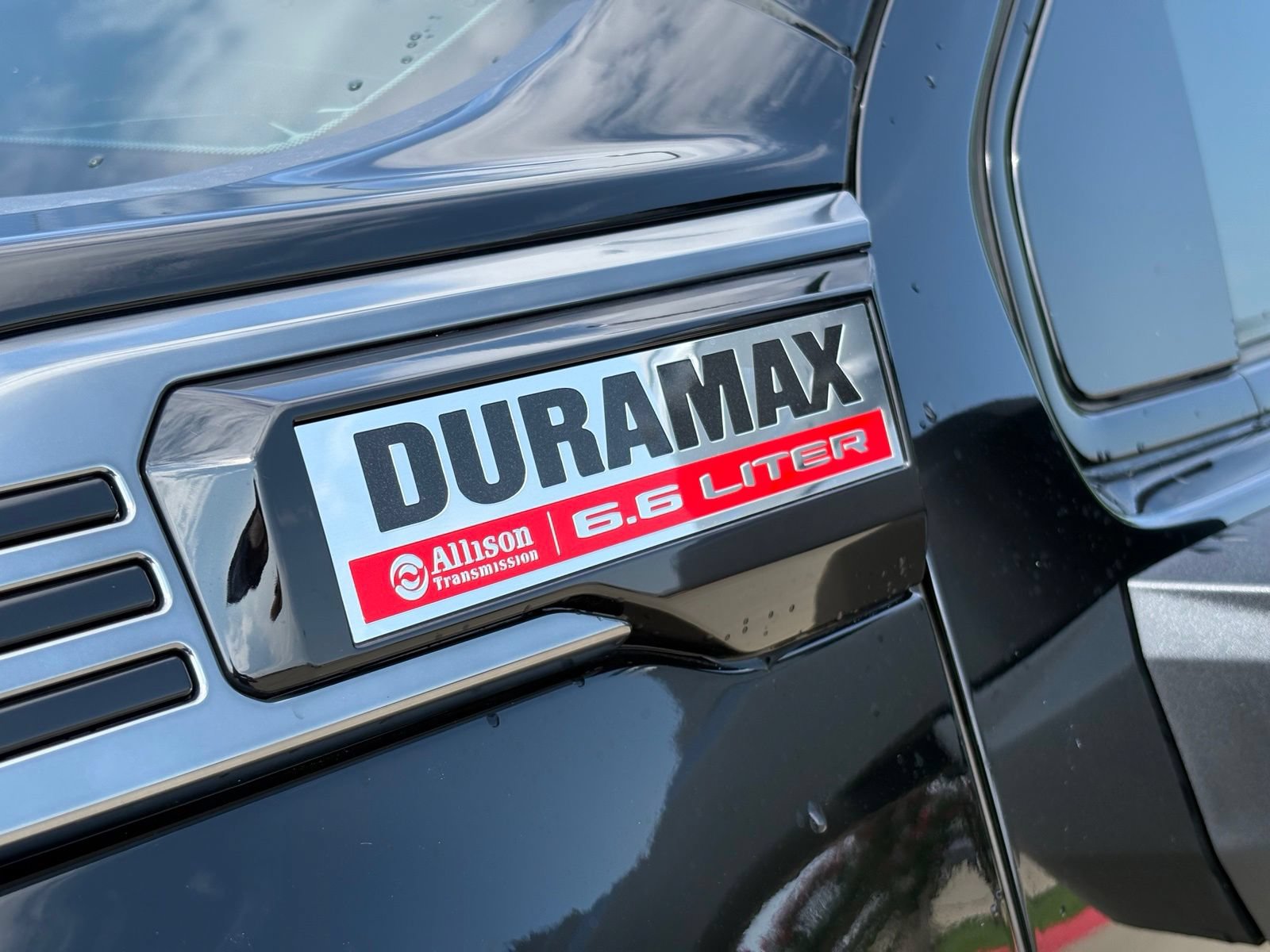 Used 2025 GMC Sierra 2500 AT4 w/ AT4 Premium Plus Package AWD/4WD image 11
