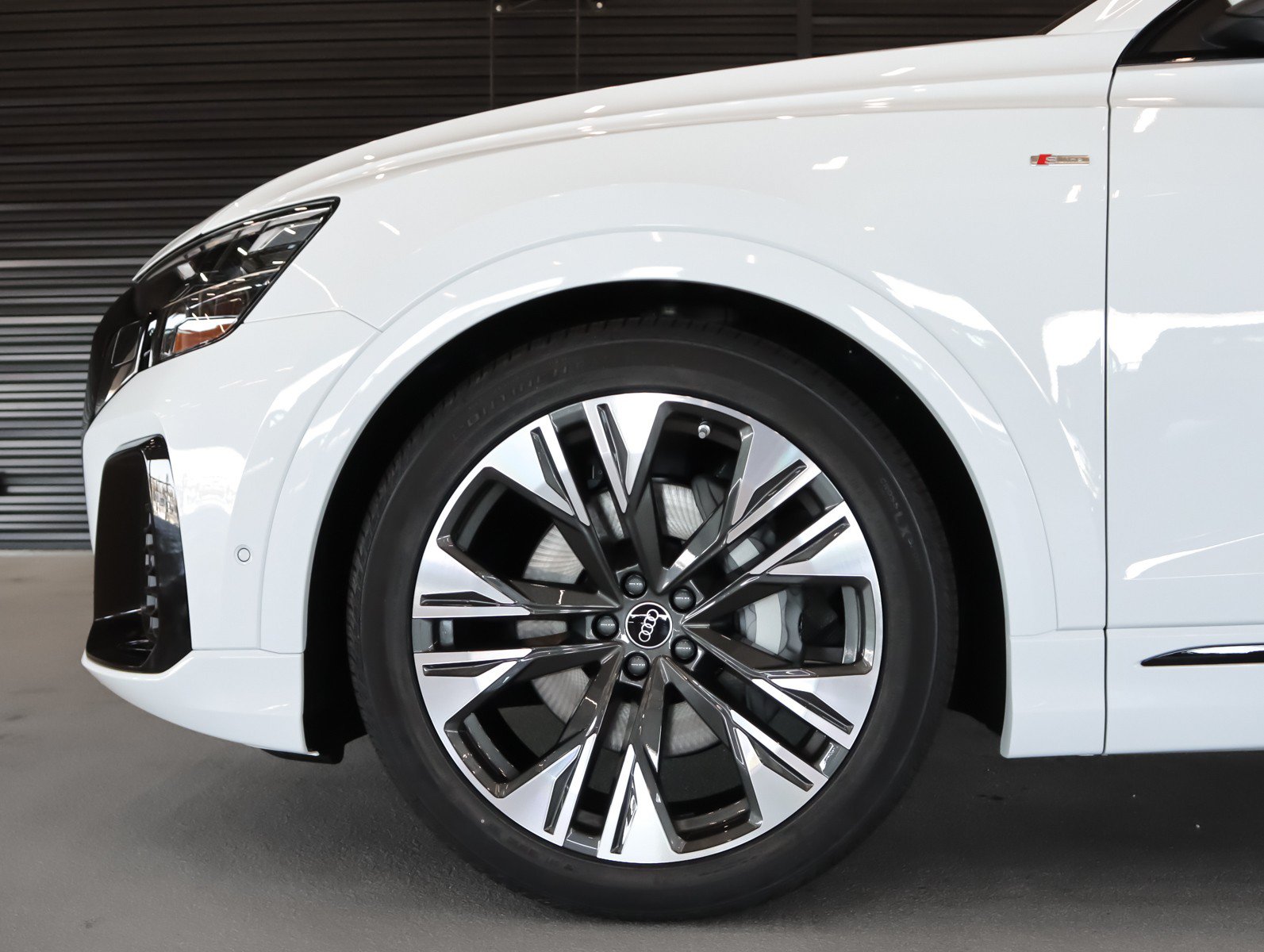 New 2026 Audi Q8 Prestige AWD/4WD image 5