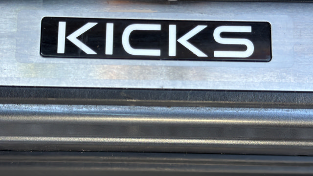 Used 2025 Nissan Kicks SR w/ Illumination Package FWD image 18