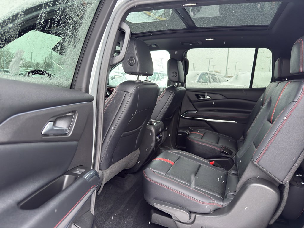 Used 2024 Chevrolet Traverse RS w/ LPO, Floor Liner Package image 31