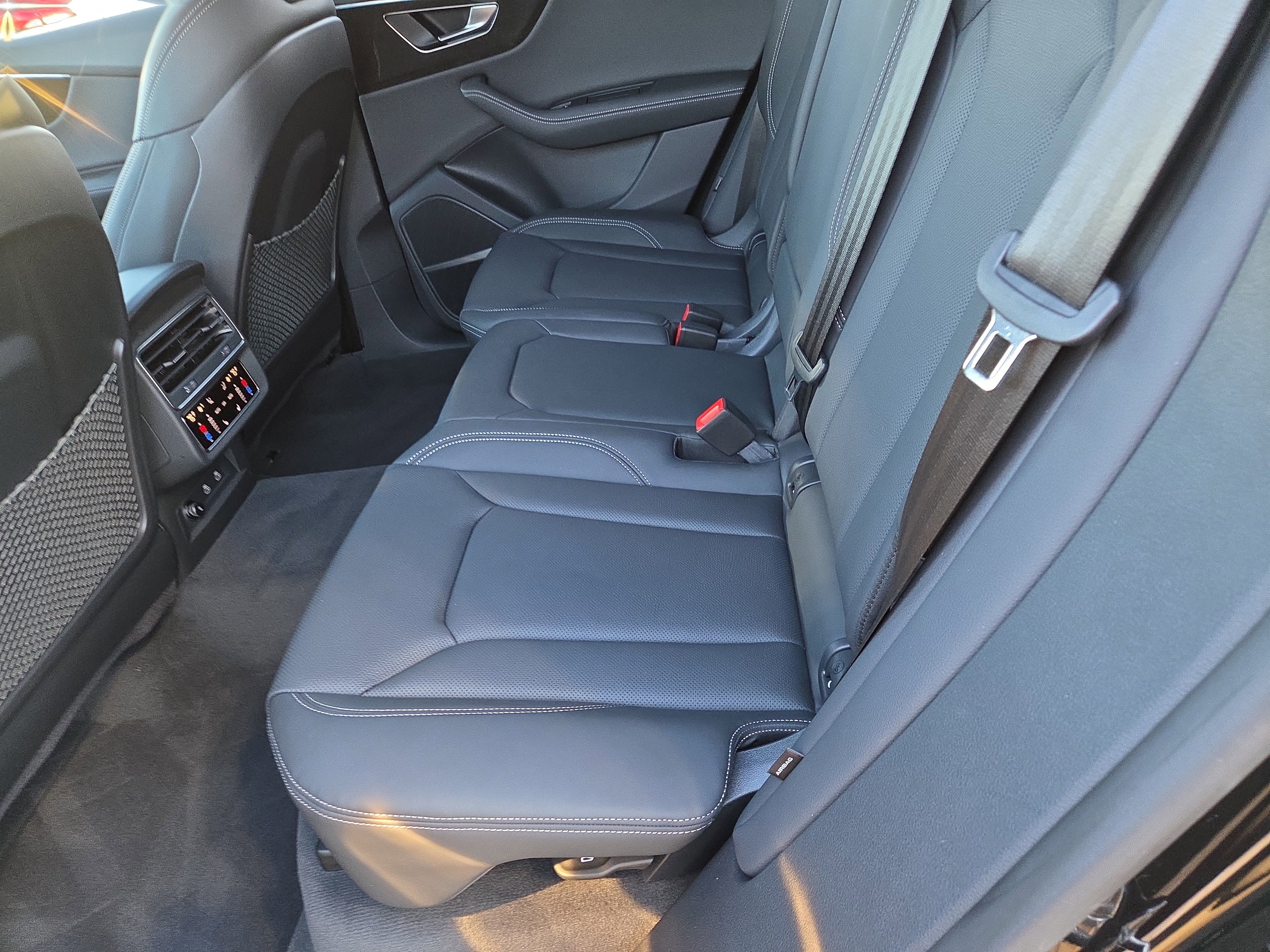 Used 2025 Audi Q8 Prestige w/ Prestige Package image 7