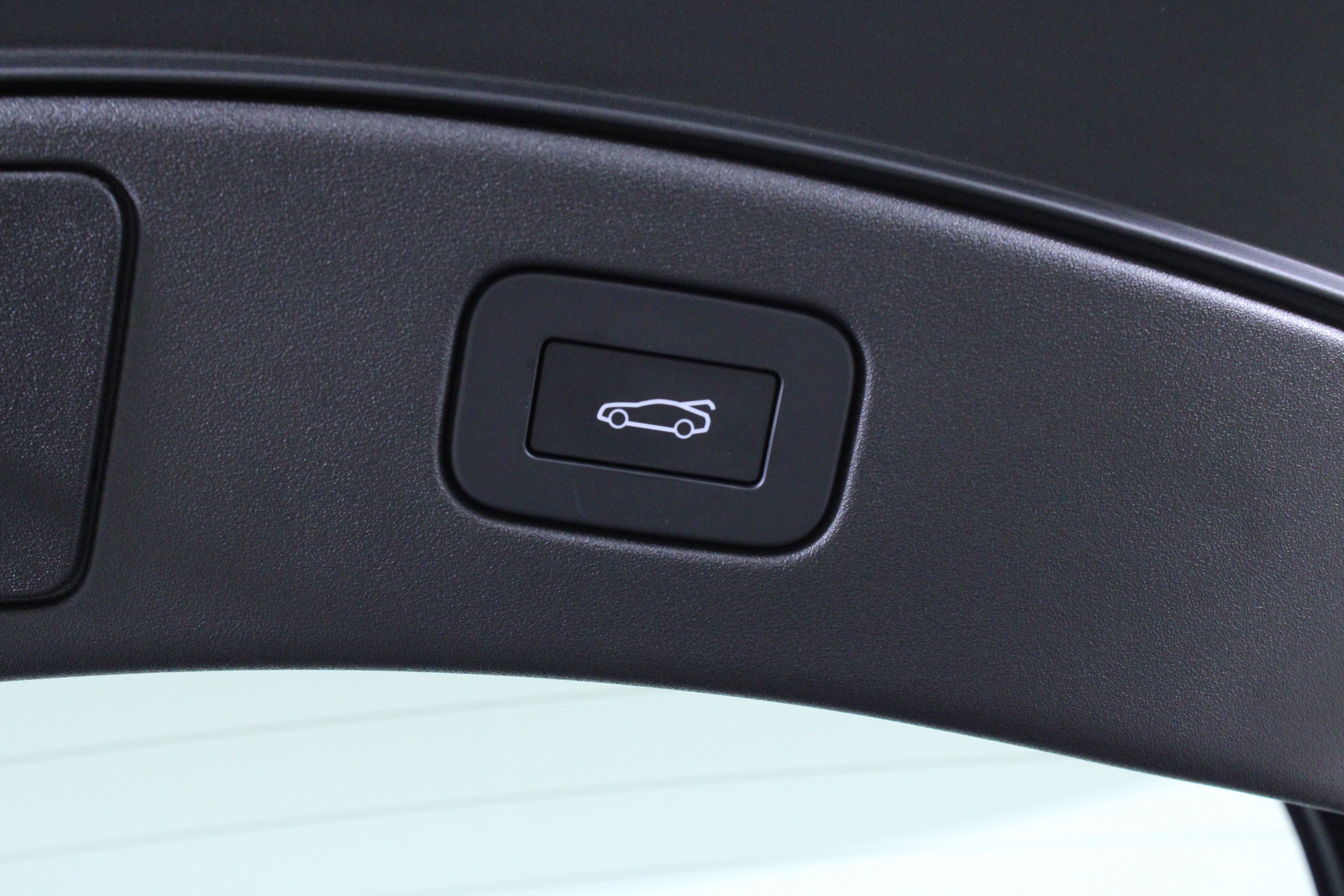 New 2024 Jaguar F-TYPE R image 14