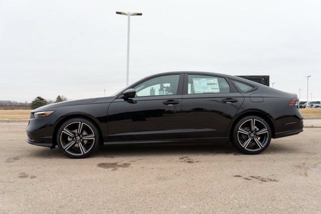 Used 2025 Honda Accord SE image 4