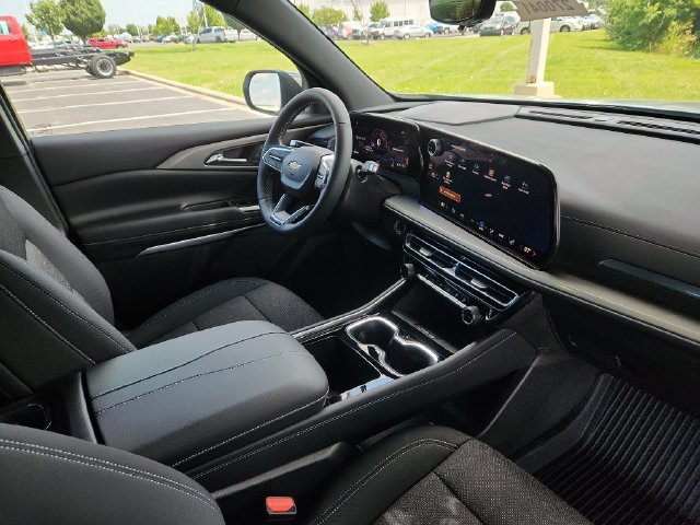 New 2027 Chevrolet Traverse LT w/ Driver Confidence Package FWD image 20