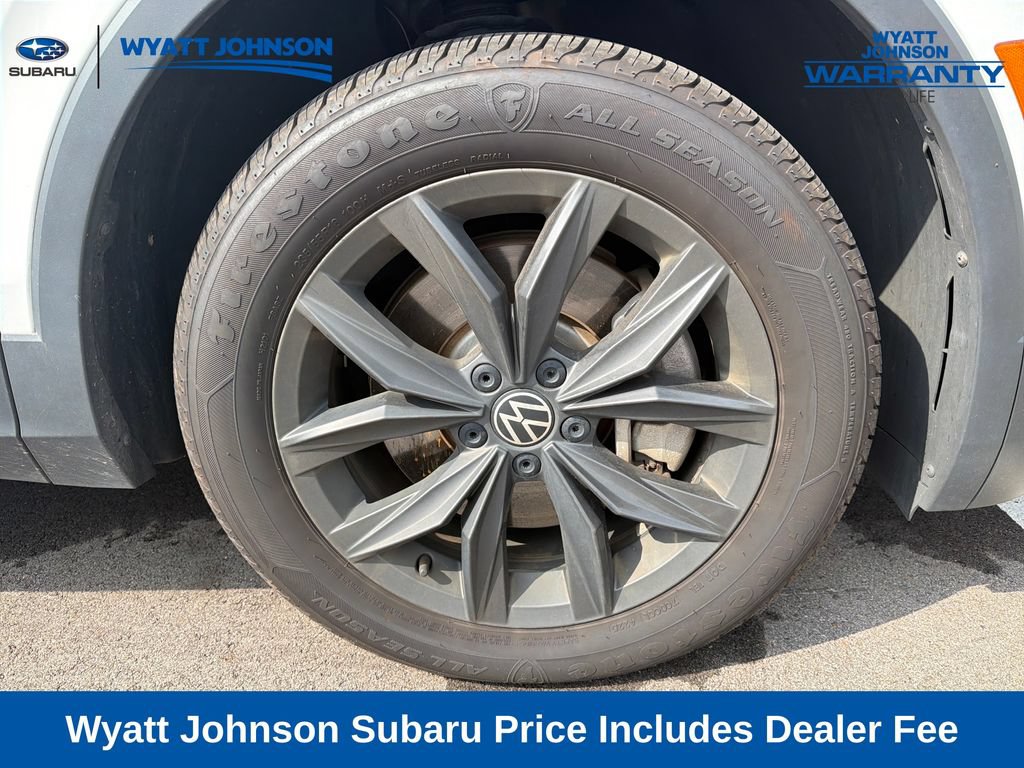 Used 2024 Volkswagen Tiguan SE AWD/4WD image 11