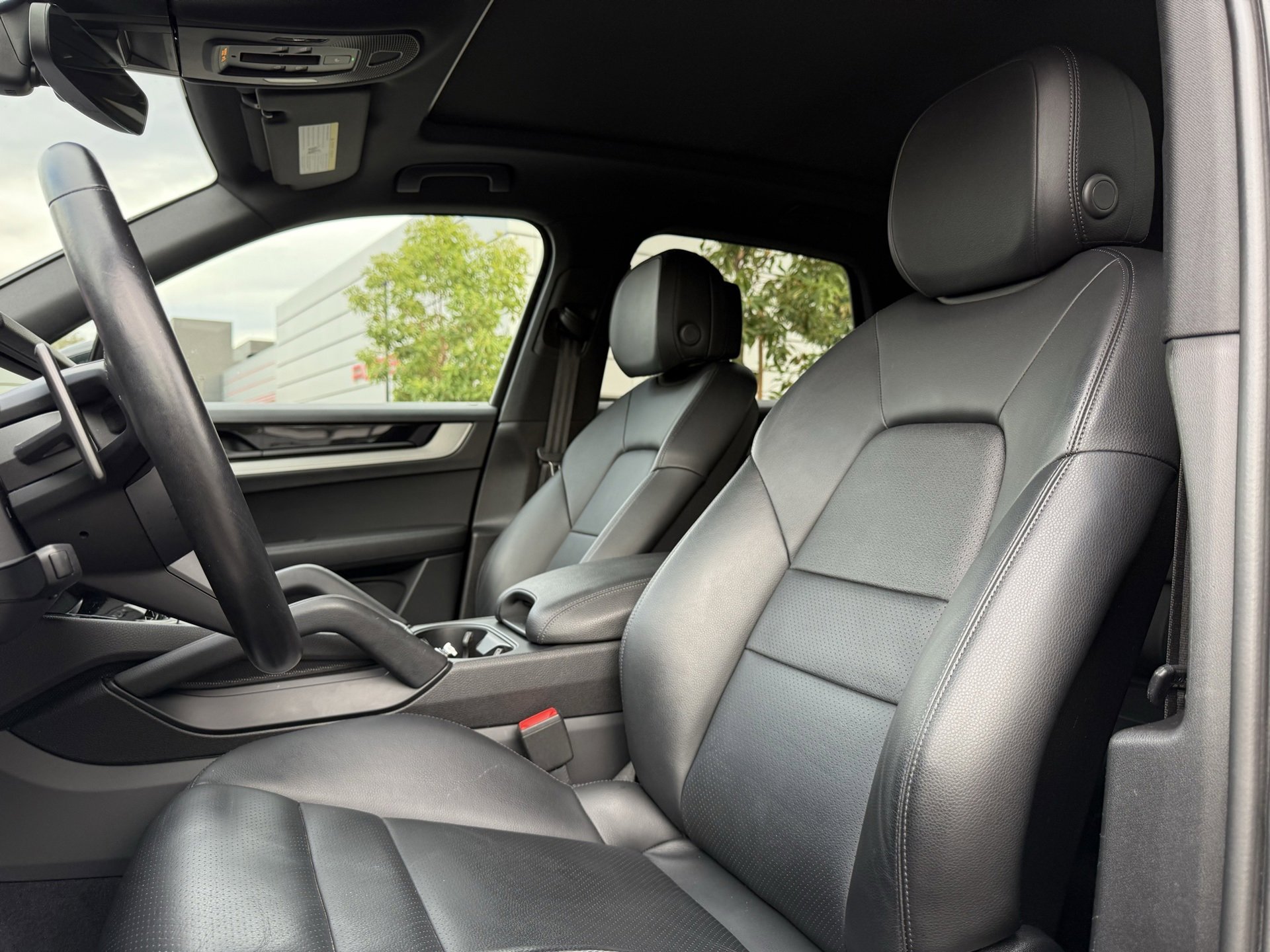 Certified 2024 Porsche Cayenne image 5