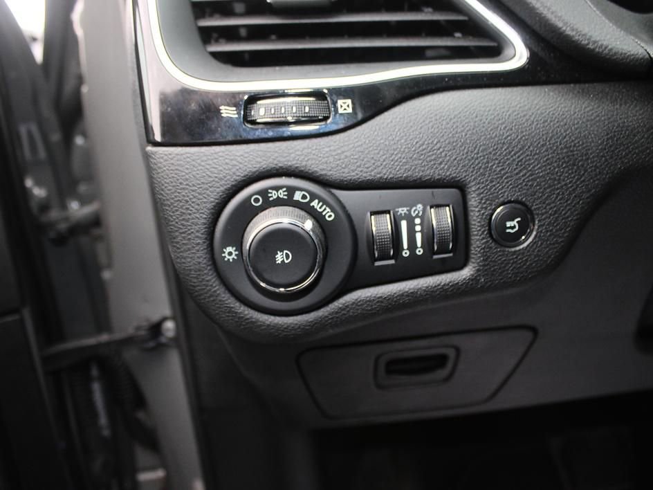 Used 2023 Jeep Cherokee Altitude Lux AWD/4WD image 31