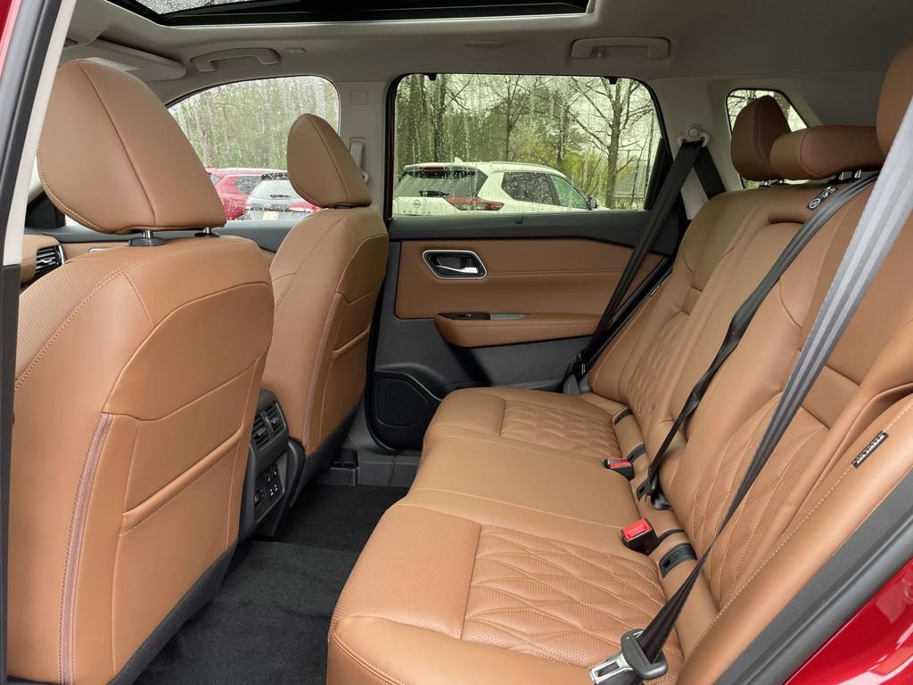 New 2026 Nissan Rogue Platinum w/ Platinum Premium Package AWD/4WD image 9