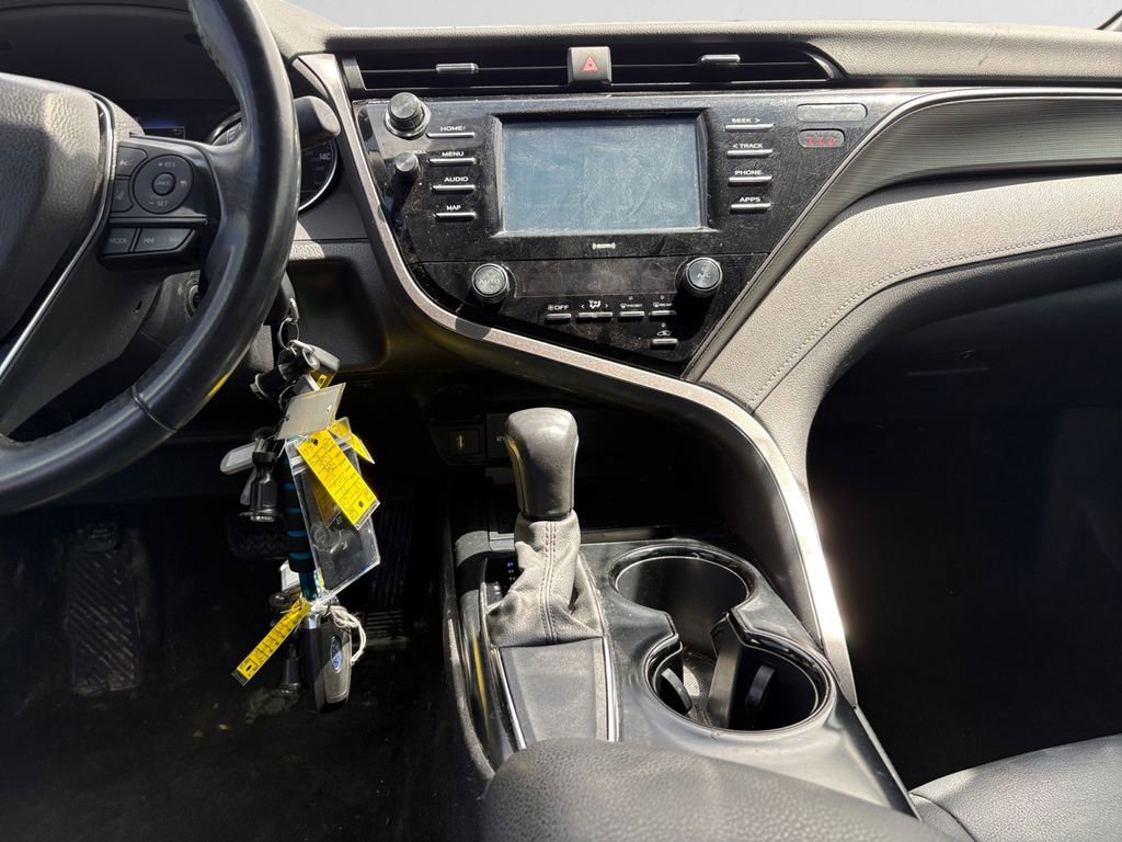 Used 2018 Toyota Camry SE w/ Moonroof Package FWD image 13