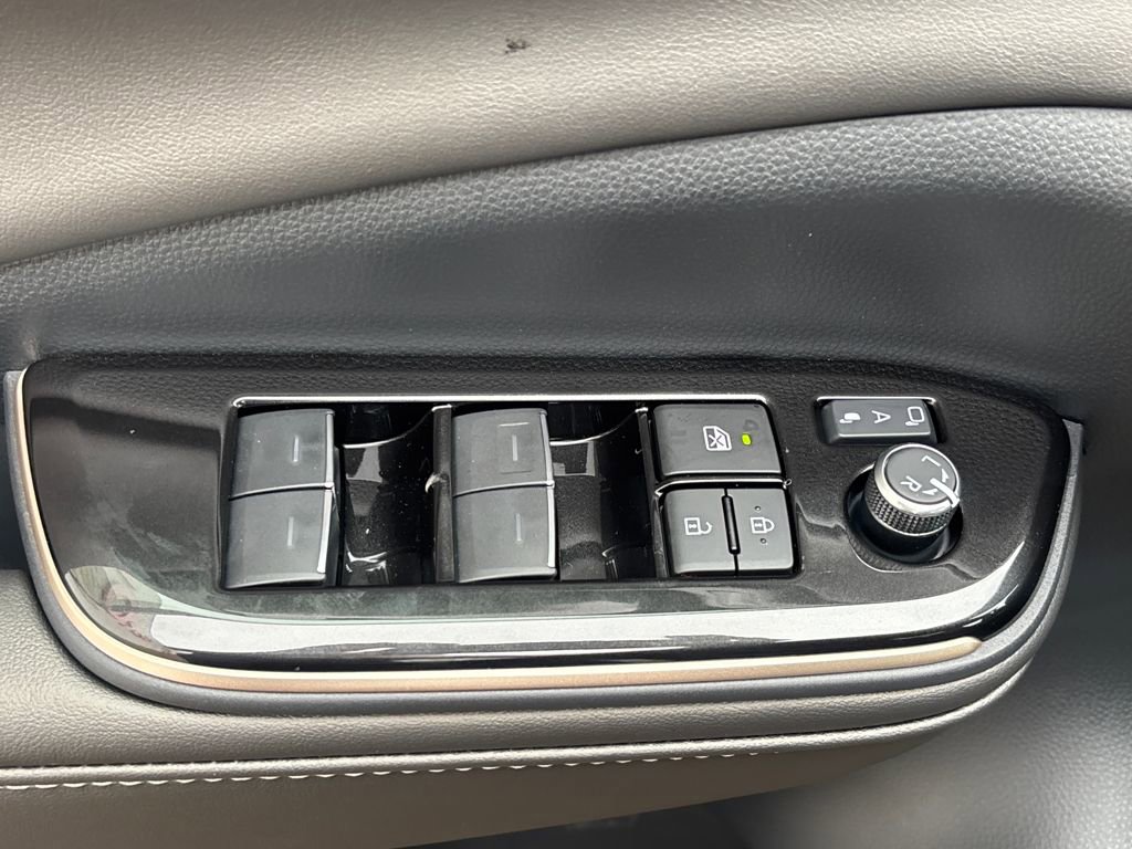 New 2026 Toyota Crown Nightshade image 7