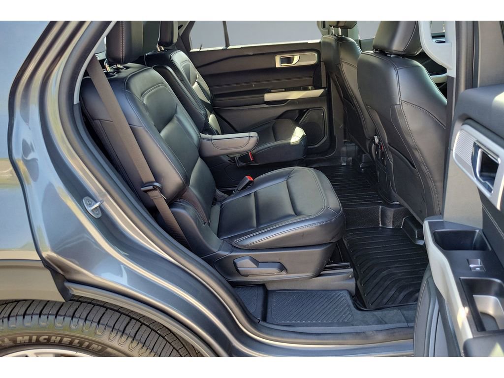Used 2022 Ford Explorer XLT w/ Equipment Group 202A RWD image 17