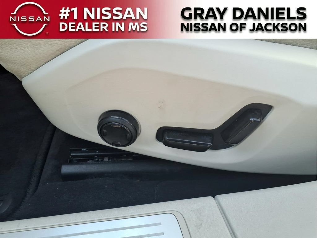 Used 2018 Volvo S90 T5 Momentum w/ Convenience Package FWD image 11