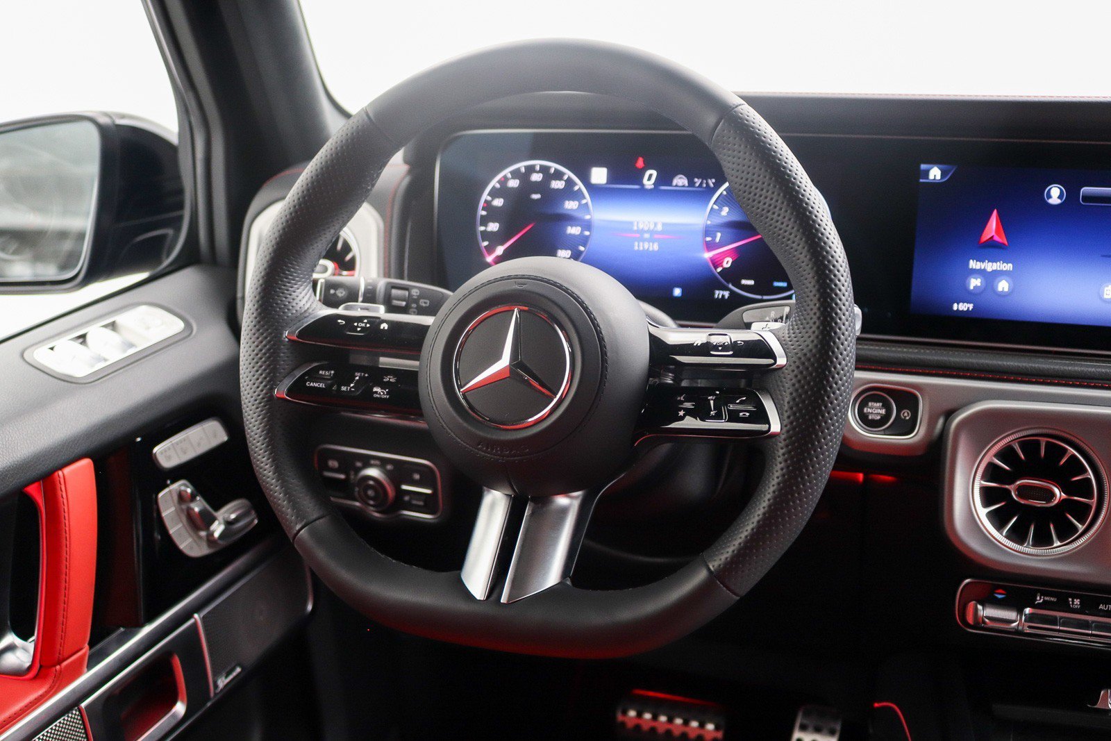 Used 2025 Mercedes-Benz G 550 image 37