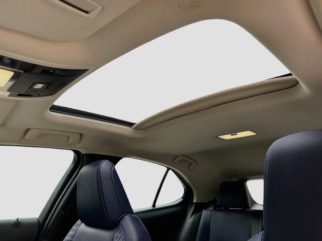 Used 2019 Lexus UX 200 w/ Premium Package FWD image 26