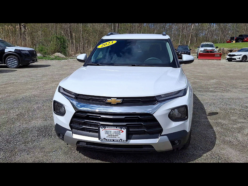 Used 2023 Chevrolet TrailBlazer LT FWD image 3