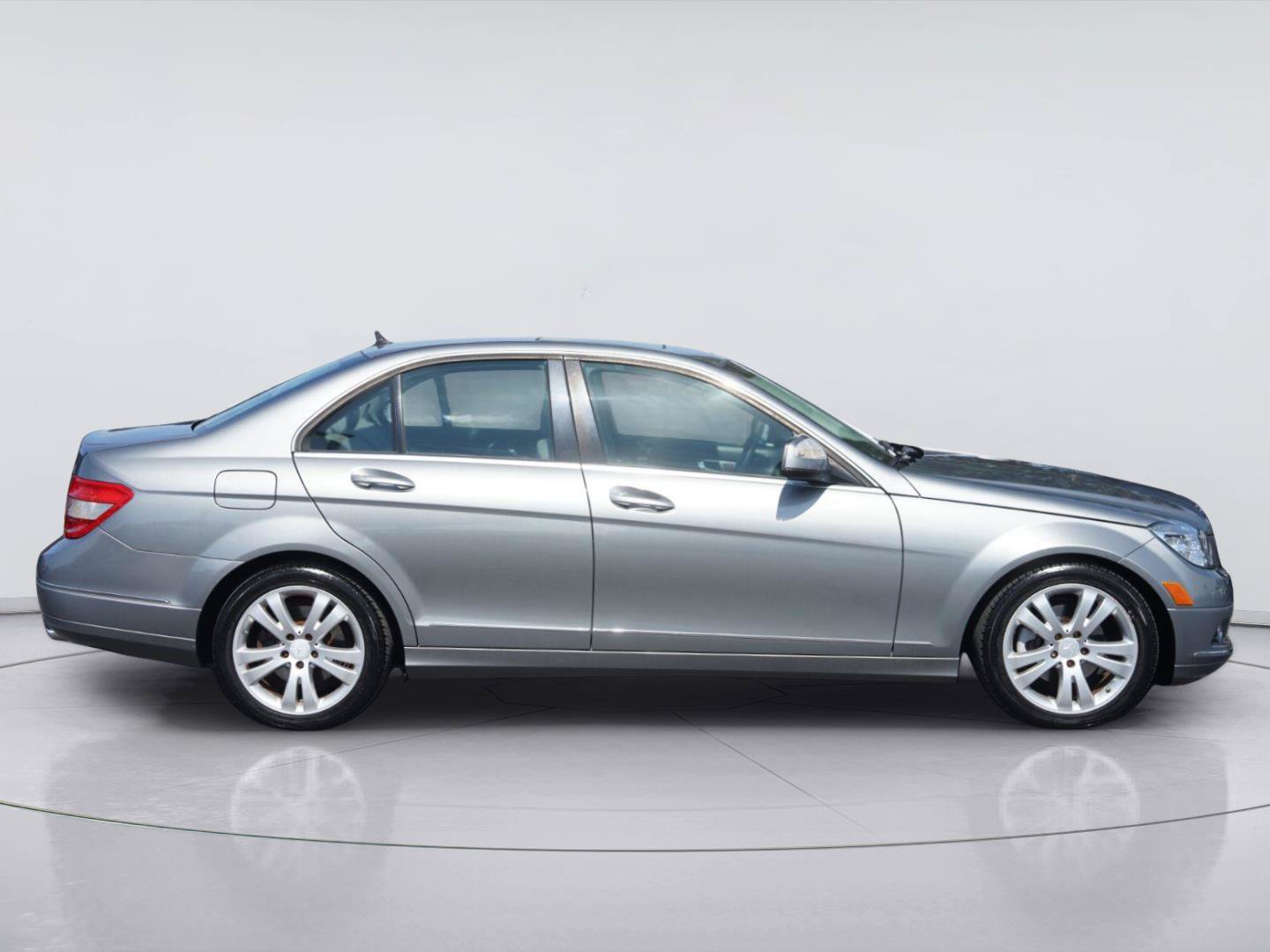Used 2008 Mercedes-Benz C 300 Sedan image 5