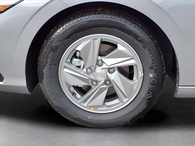 New 2026 Hyundai Elantra SE FWD image 10