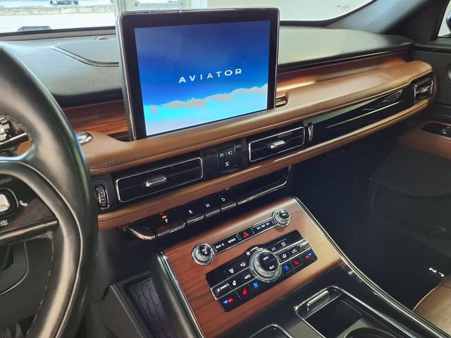 Used 2022 Lincoln Aviator Reserve w/ Elements Package Plus AWD/4WD image 11
