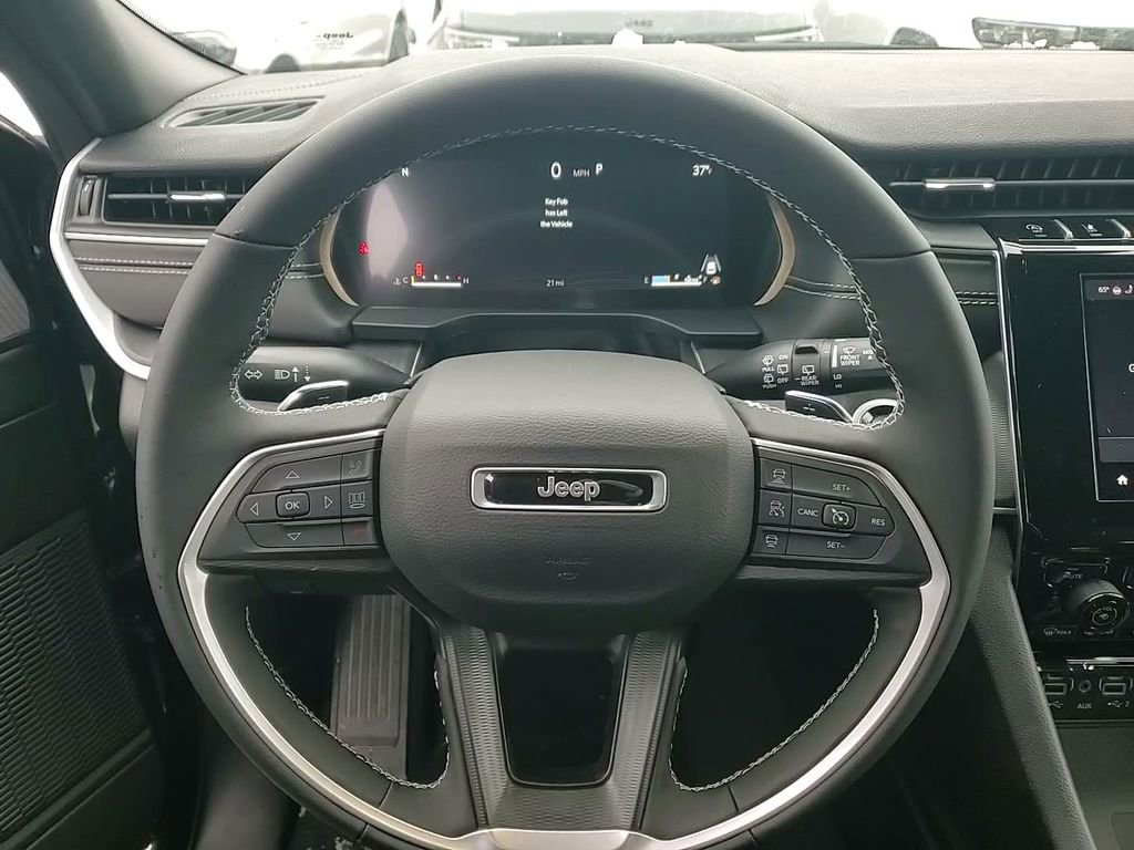 New 2025 Jeep Grand Cherokee L Altitude image 28