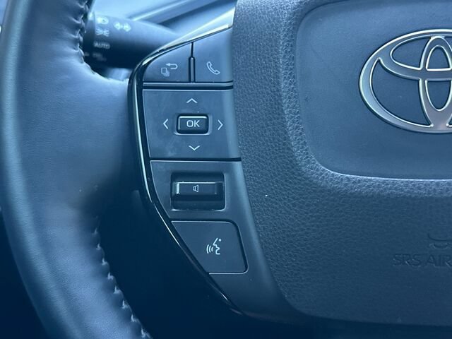 Used 2024 Toyota Prius XLE FWD image 27