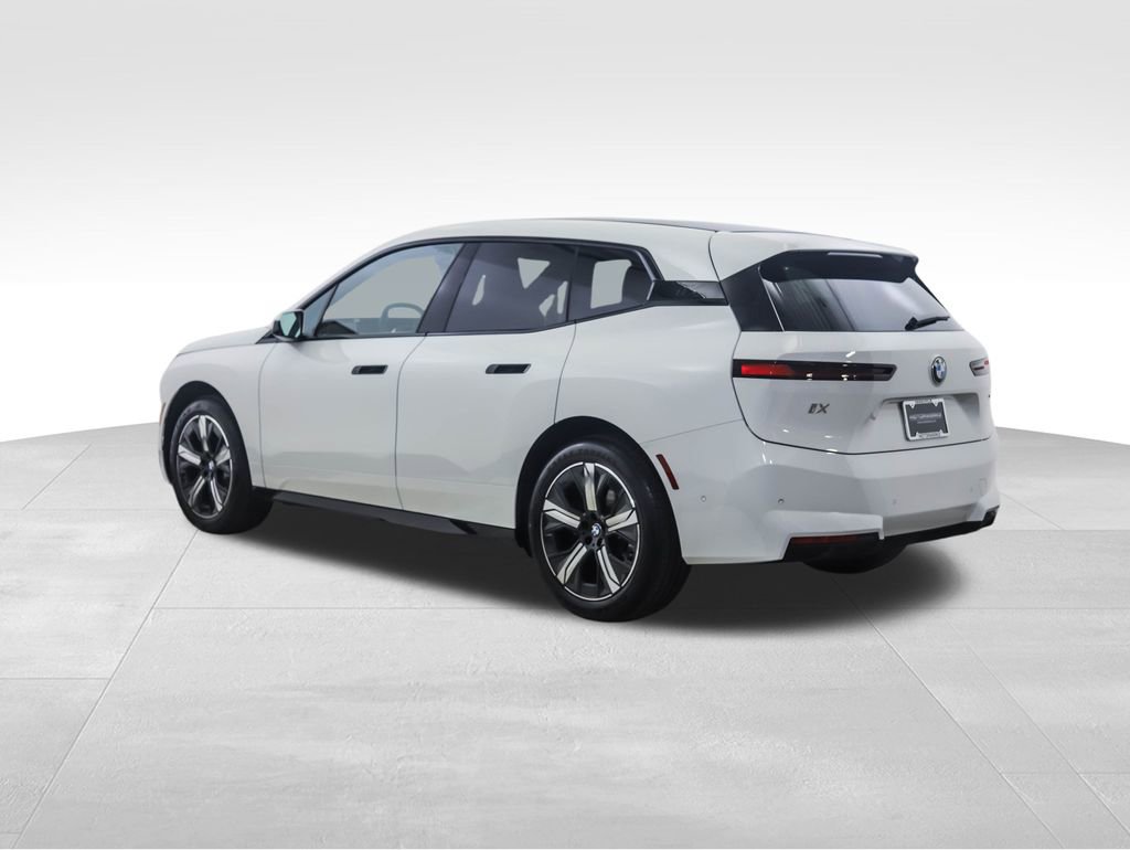 New 2026 BMW iX xDrive60 image 4
