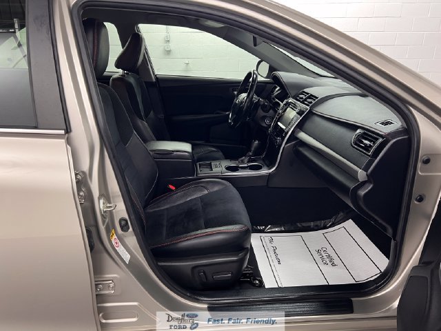 Used 2016 Toyota Camry XSE FWD image 38