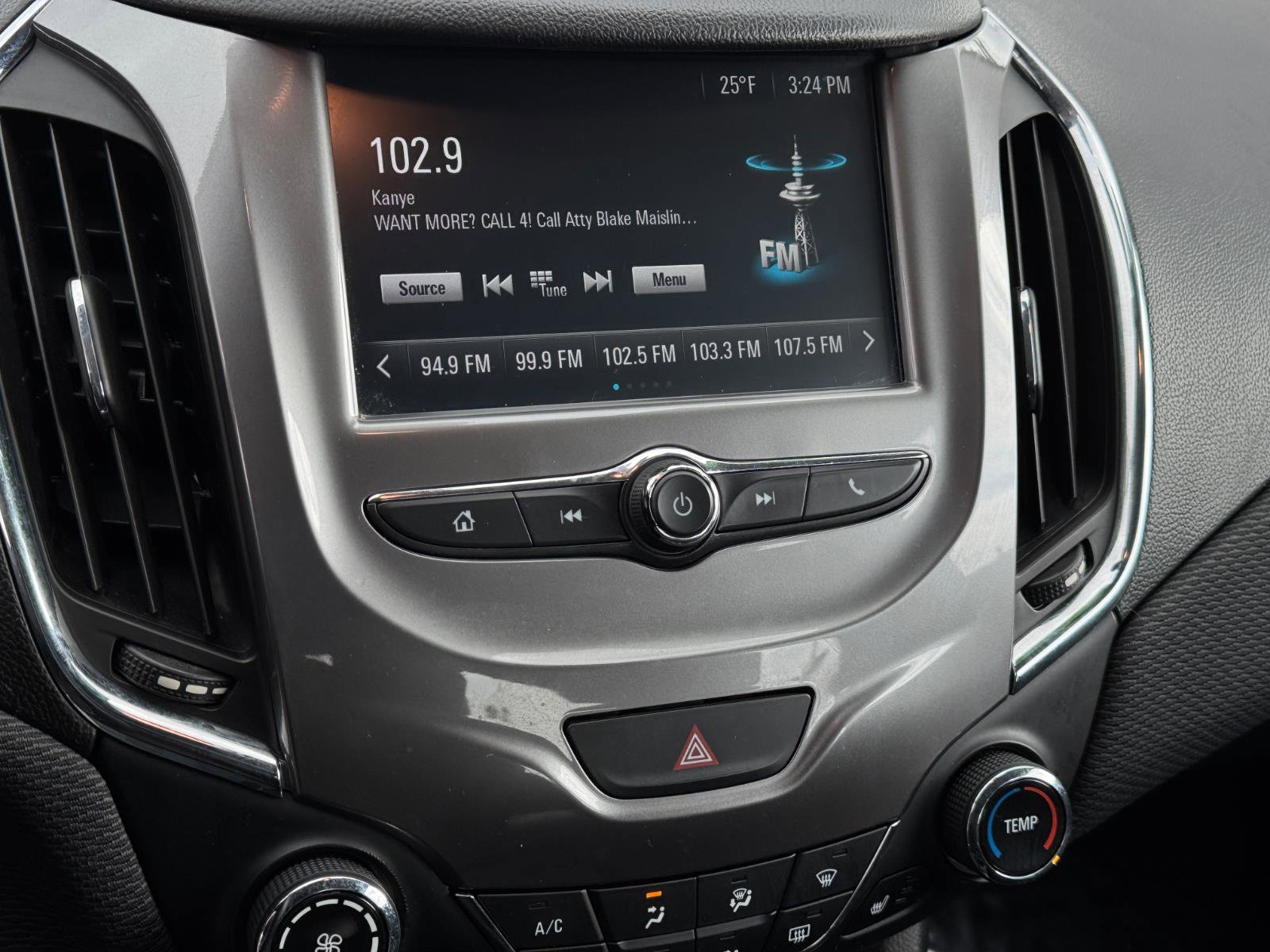 Used 2018 Chevrolet Cruze LT w/ LT Fleet Convenience Package image 15