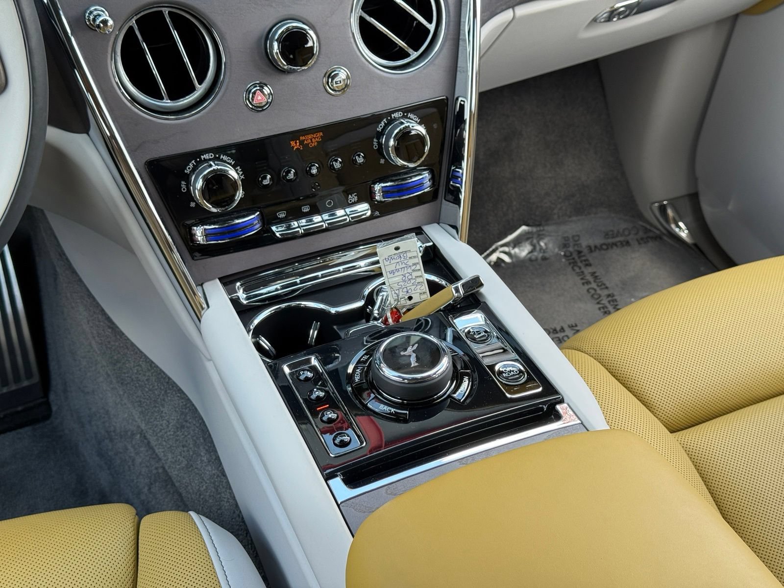 Used 2025 Rolls-Royce Cullinan AWD/4WD image 41