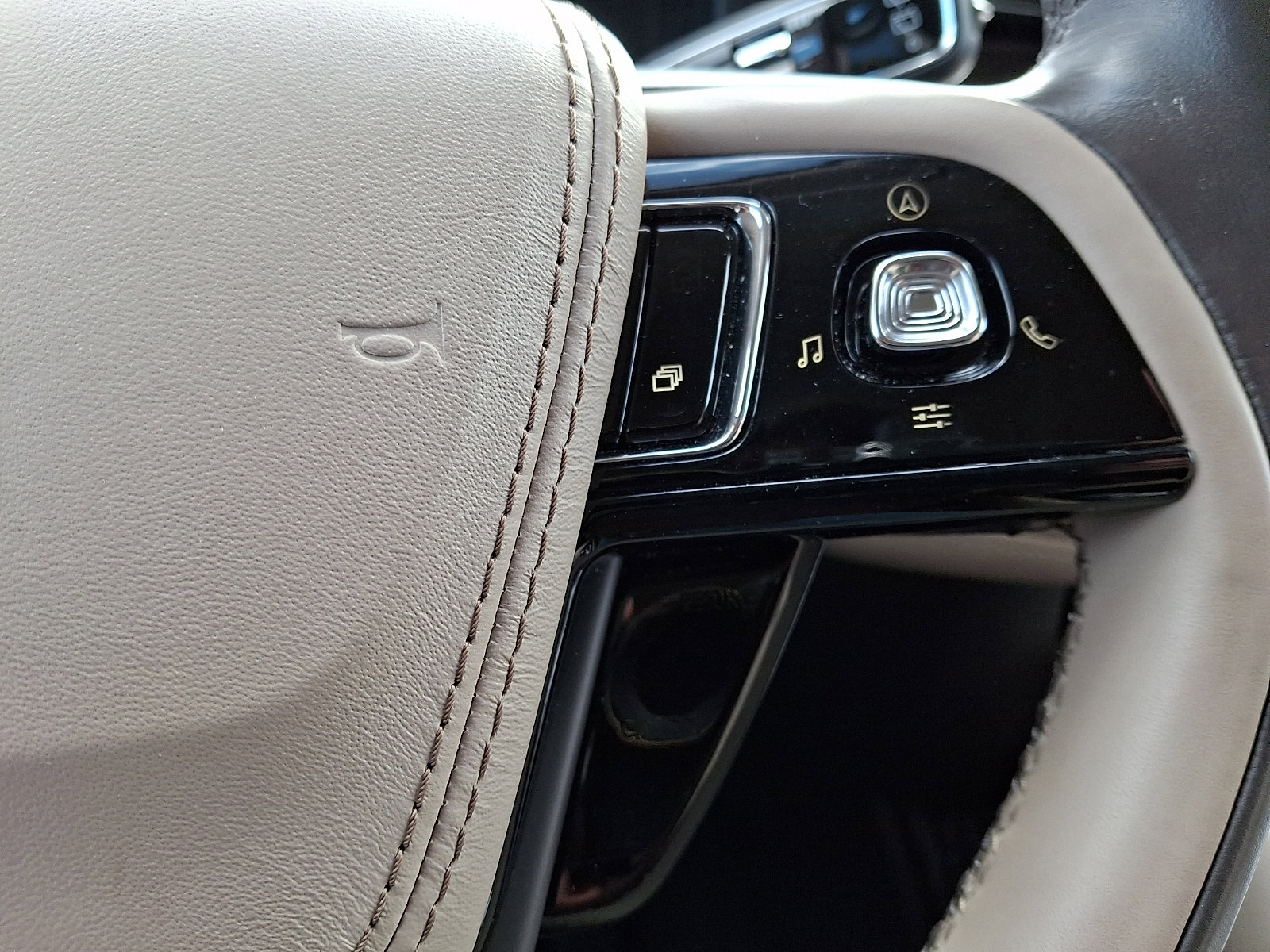 Used 2020 Lincoln Aviator Reserve w/ Elements Package Plus image 23
