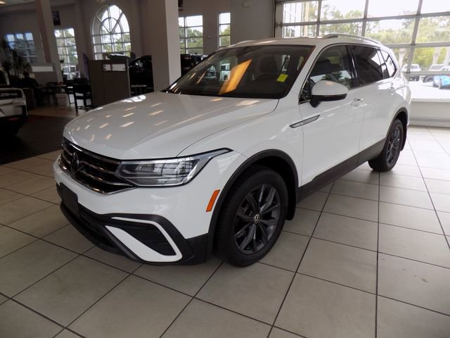 Used 2022 Volkswagen Tiguan SE AWD/4WD image 3