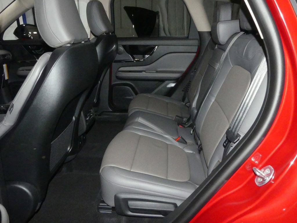 New 2025 Lincoln Corsair Reserve w/ Rear Removable Package Tray image 13